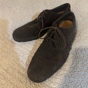 Cole Haan Men's chocolate Suede Lace Up shoes. In great shape.
